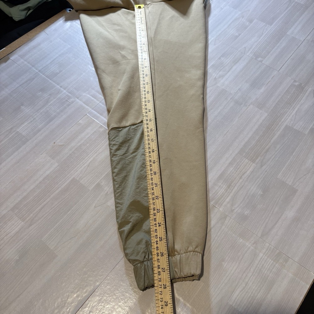 Gymshark Venture Joggers Men's Size L Beige/Olive Sweatpants Sporty Utility Gym - Picture 7 of 11